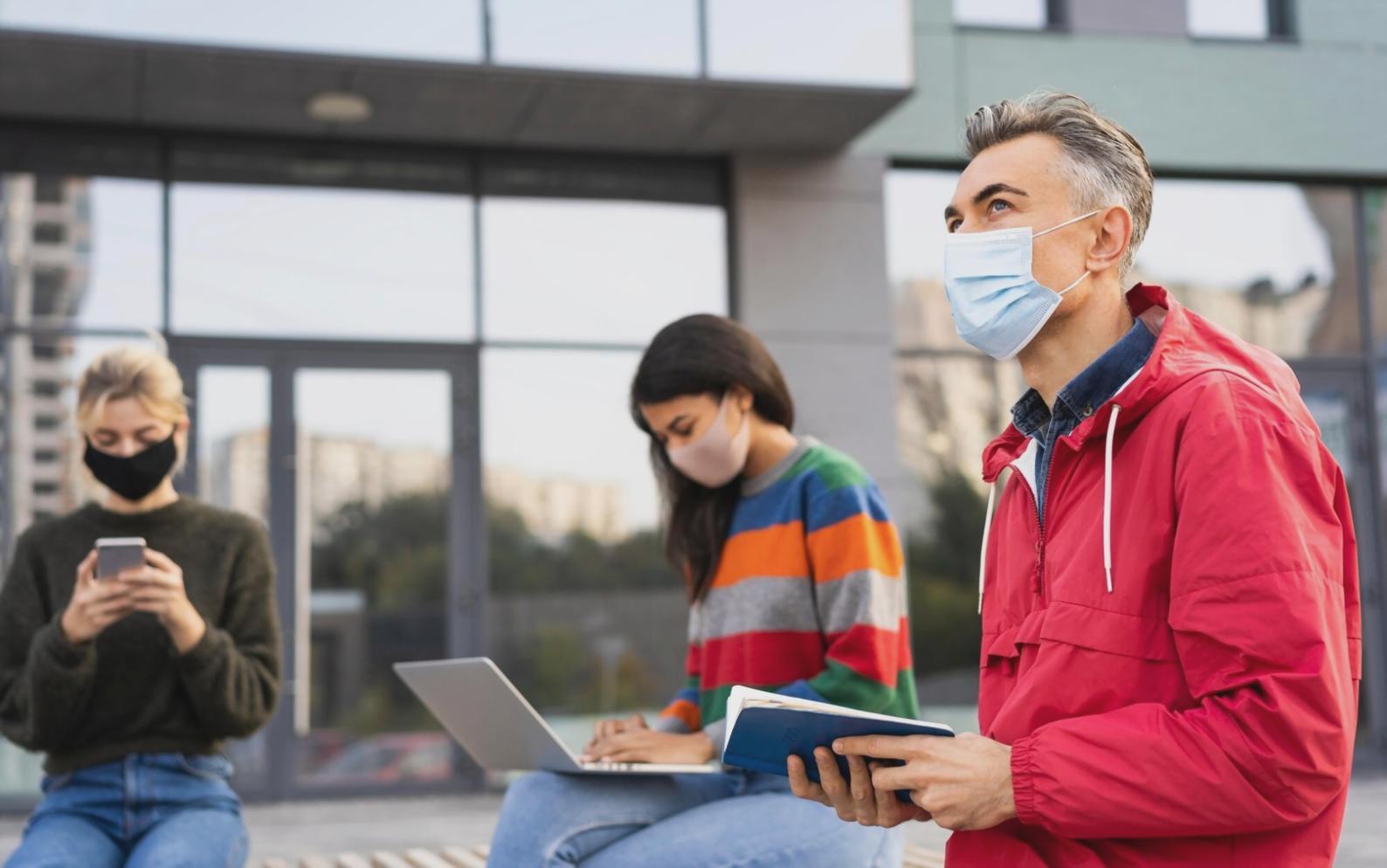 Студенты изучают финансовое планирование